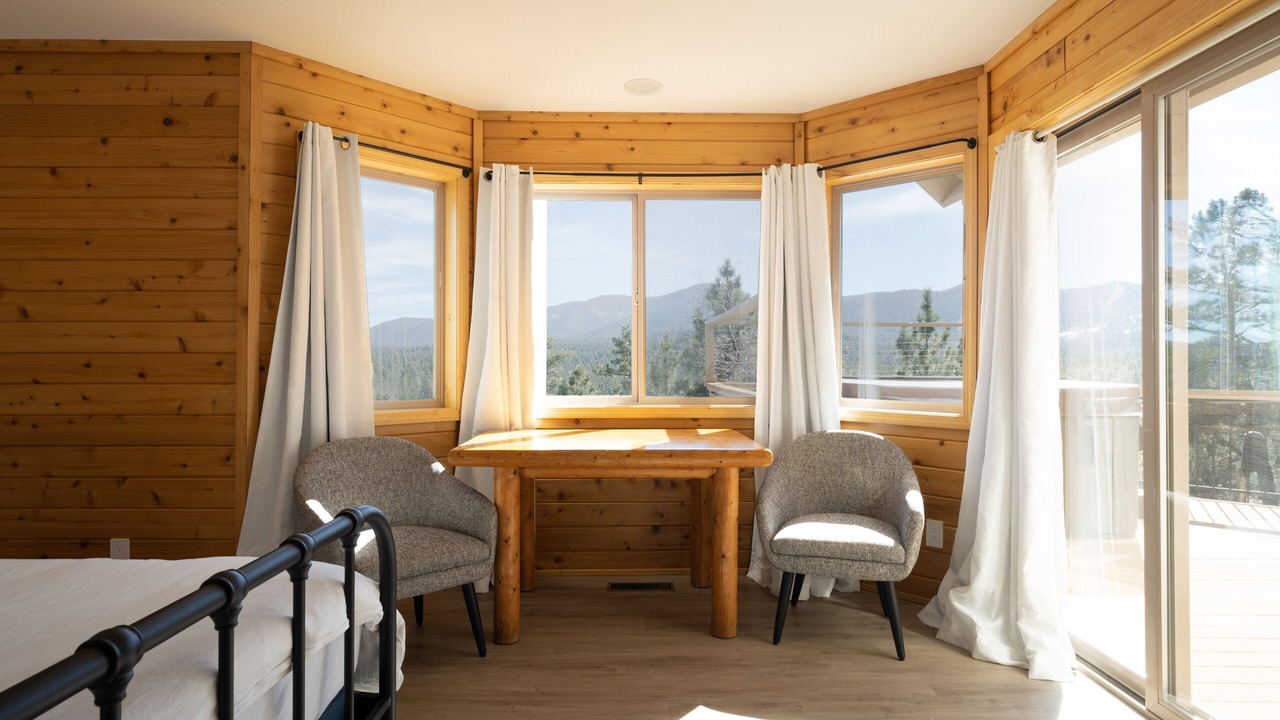 Photo of Bedroom in Castle Glen Estates