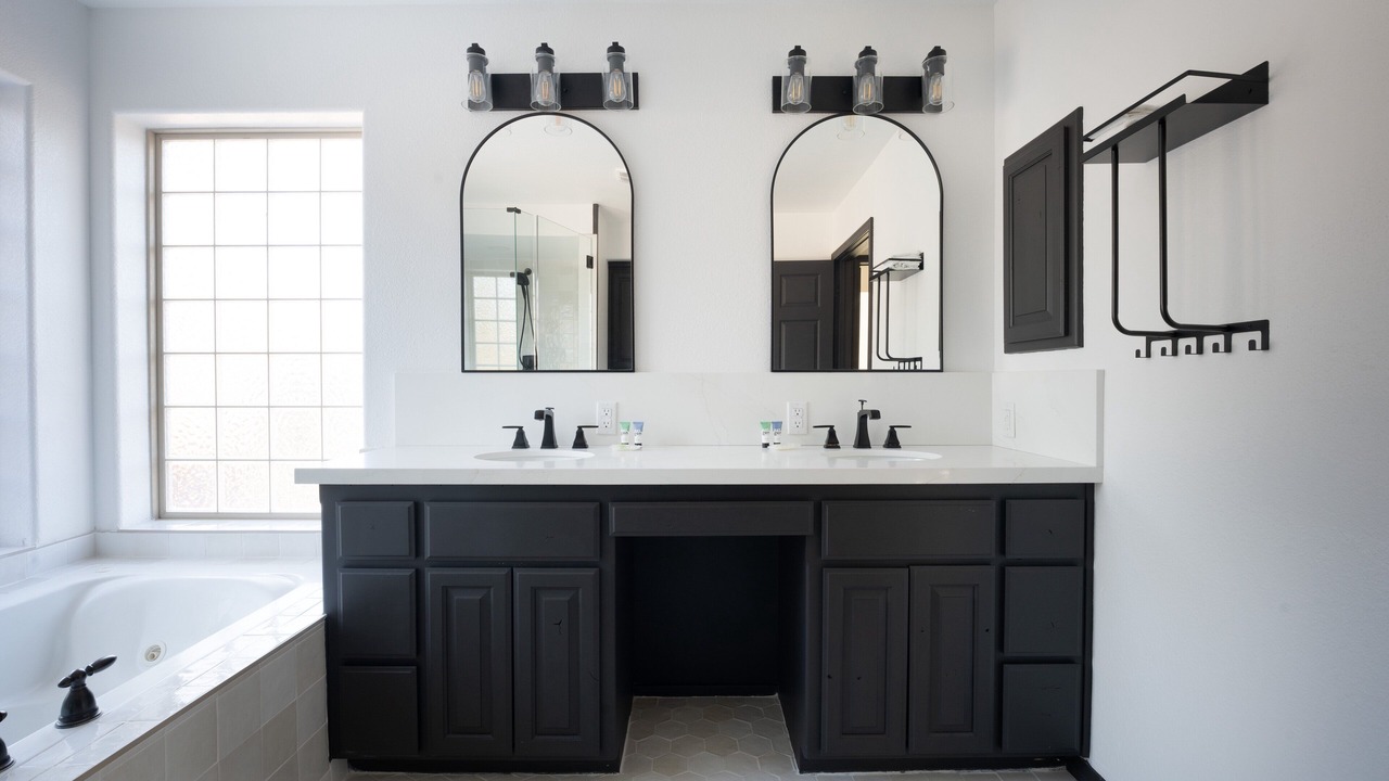 Photo of Bathroom in Castle Glen Estates