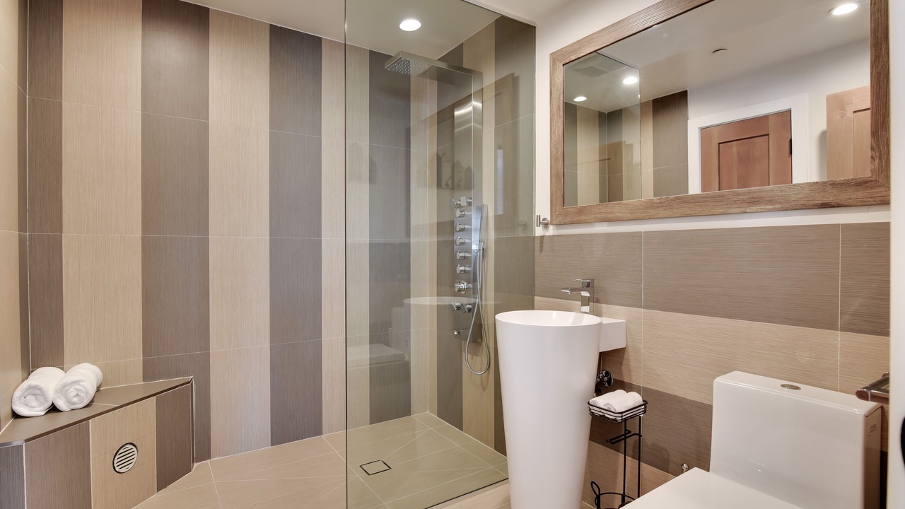 Photo of Bathroom in Los Feliz