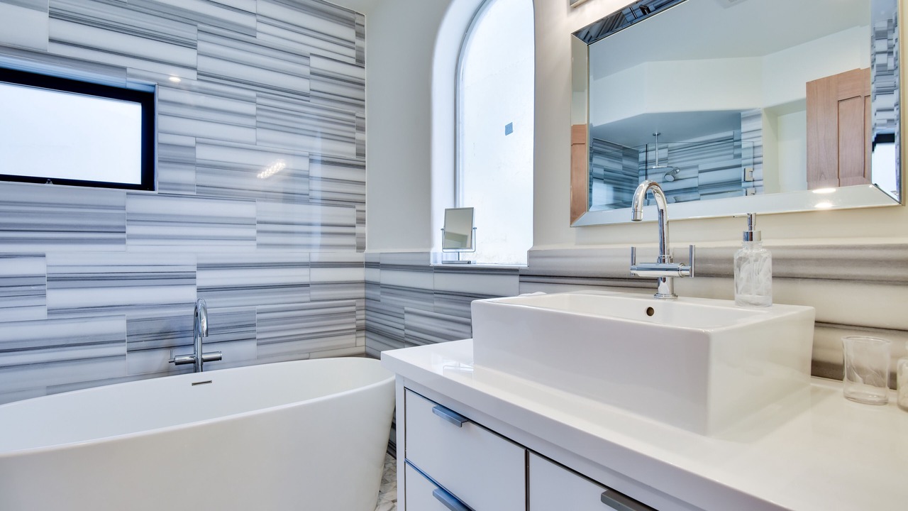 Photo of Bathroom in Los Feliz