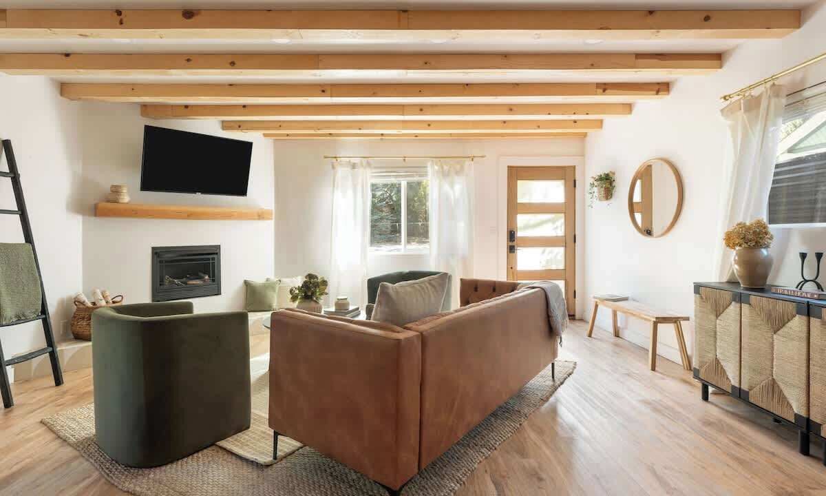 Photo of Livingroom in Big Bear City