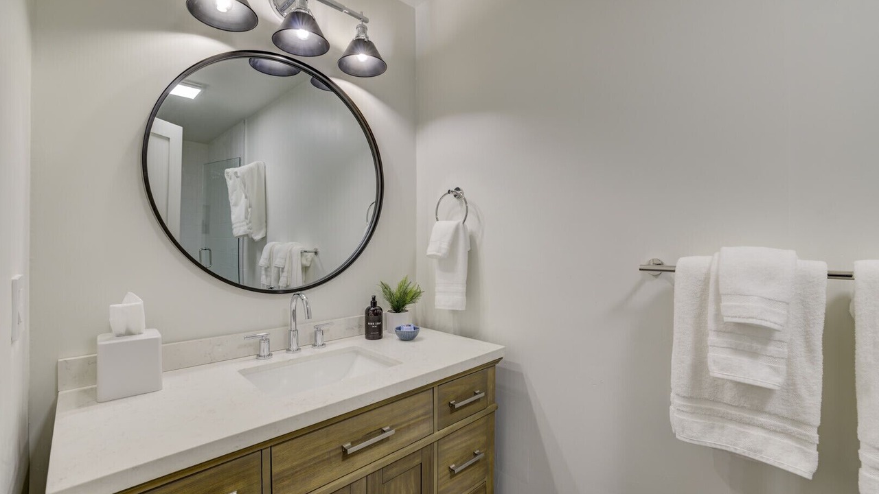 Photo of Bathroom in Lakeside Park