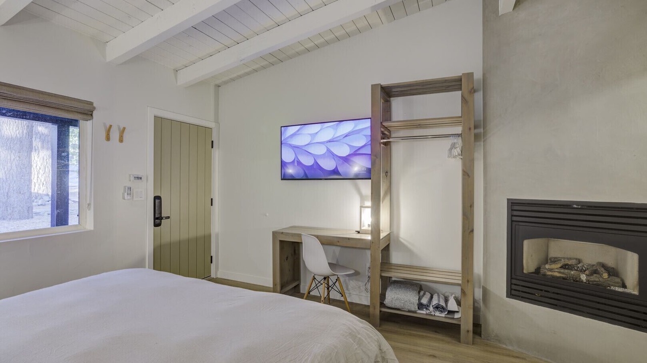 Photo of Bedroom in Lakeside Park