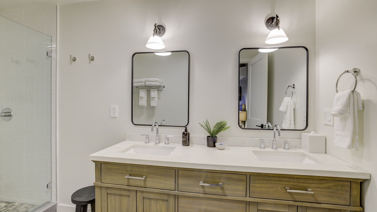 Photo of Bathroom in Lakeside Park