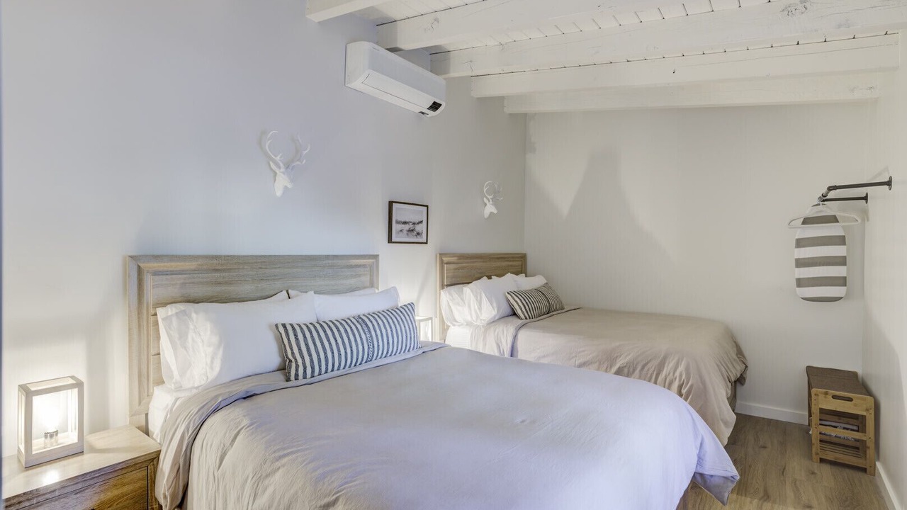 Photo of Bedroom in Lakeside Park