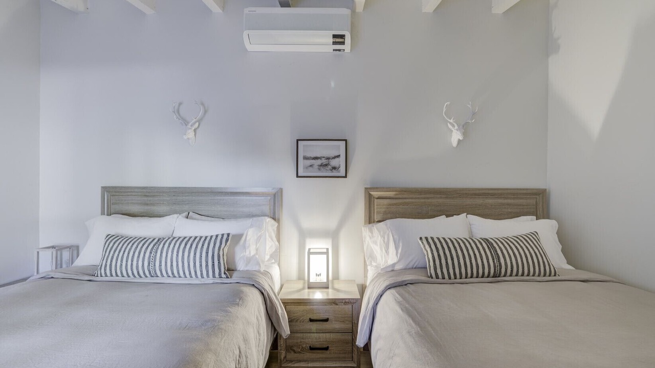Photo of Bedroom in Lakeside Park