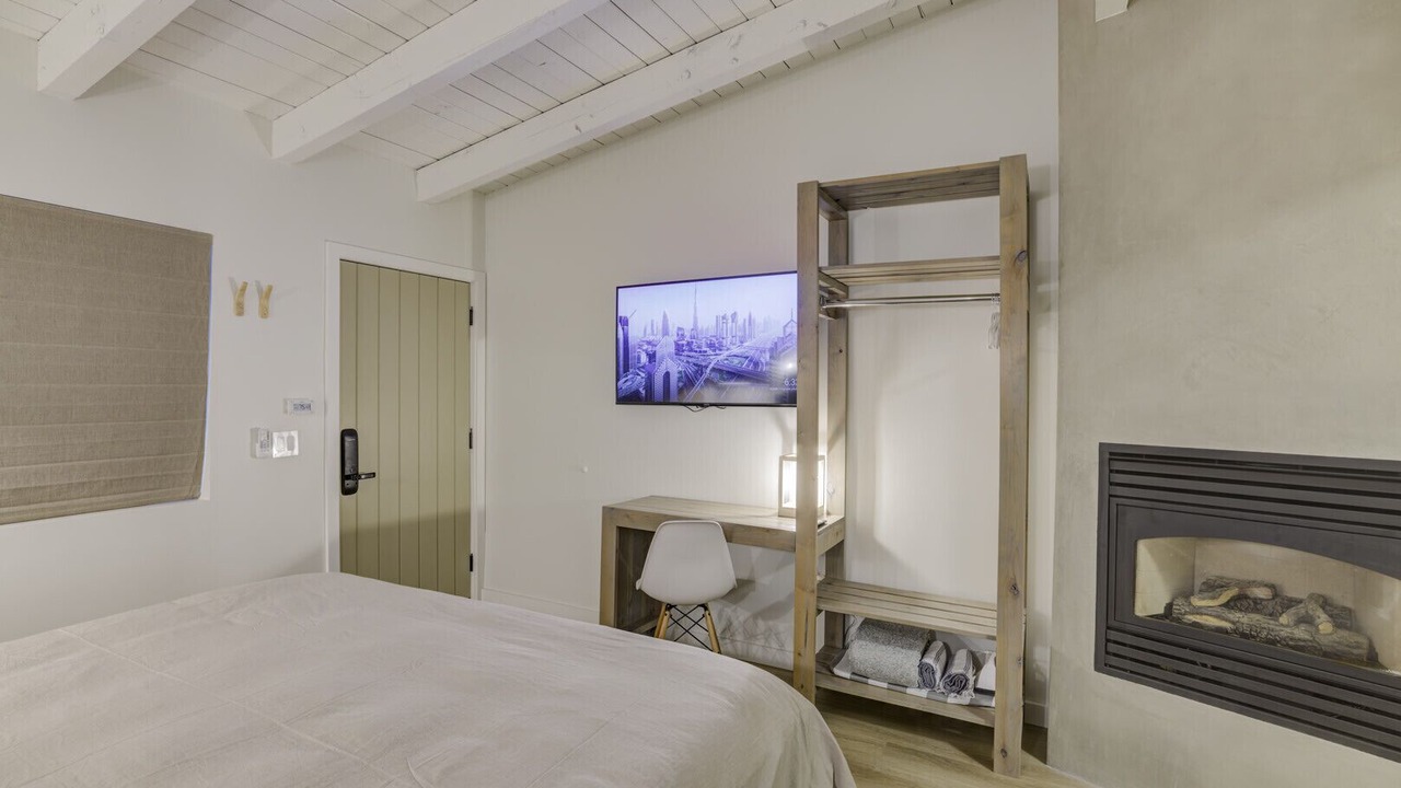 Photo of Bedroom in Lakeside Park
