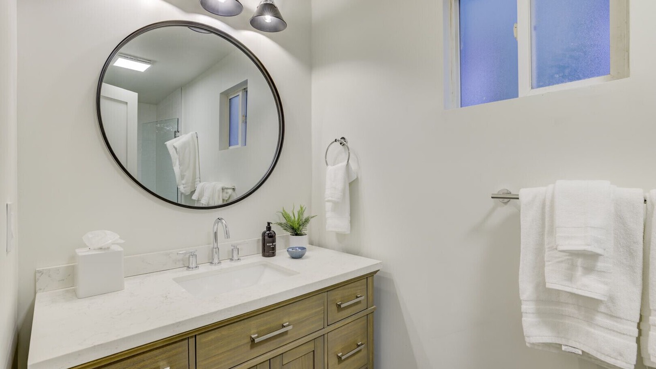 Photo of Bathroom in Lakeside Park