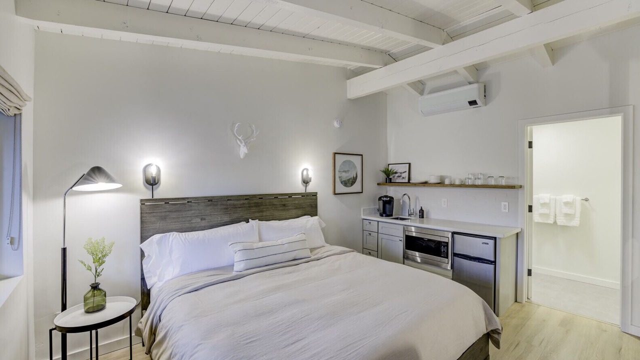 Photo of Bedroom in Lakeside Park