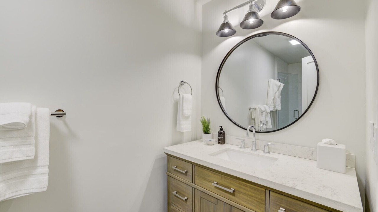 Photo of Bathroom in Lakeside Park