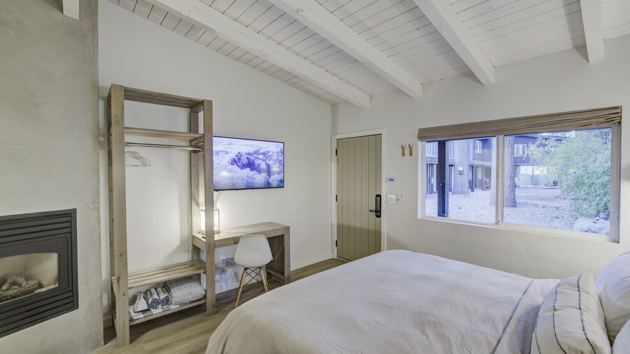 Photo of Bedroom in Lakeside Park