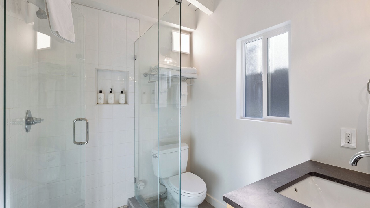 Photo of Bathroom in Lakeside Park