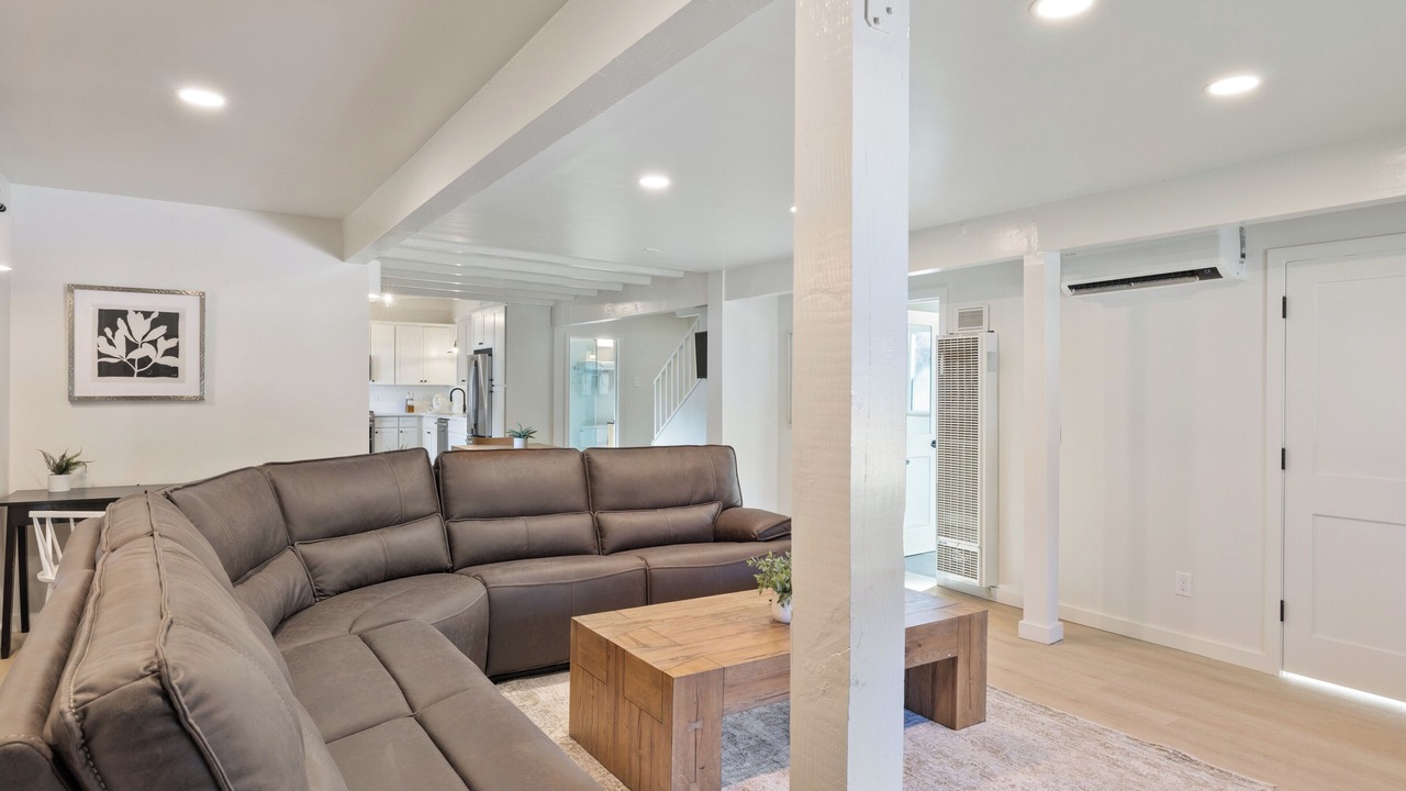 Photo of Livingroom in Lakeside Park