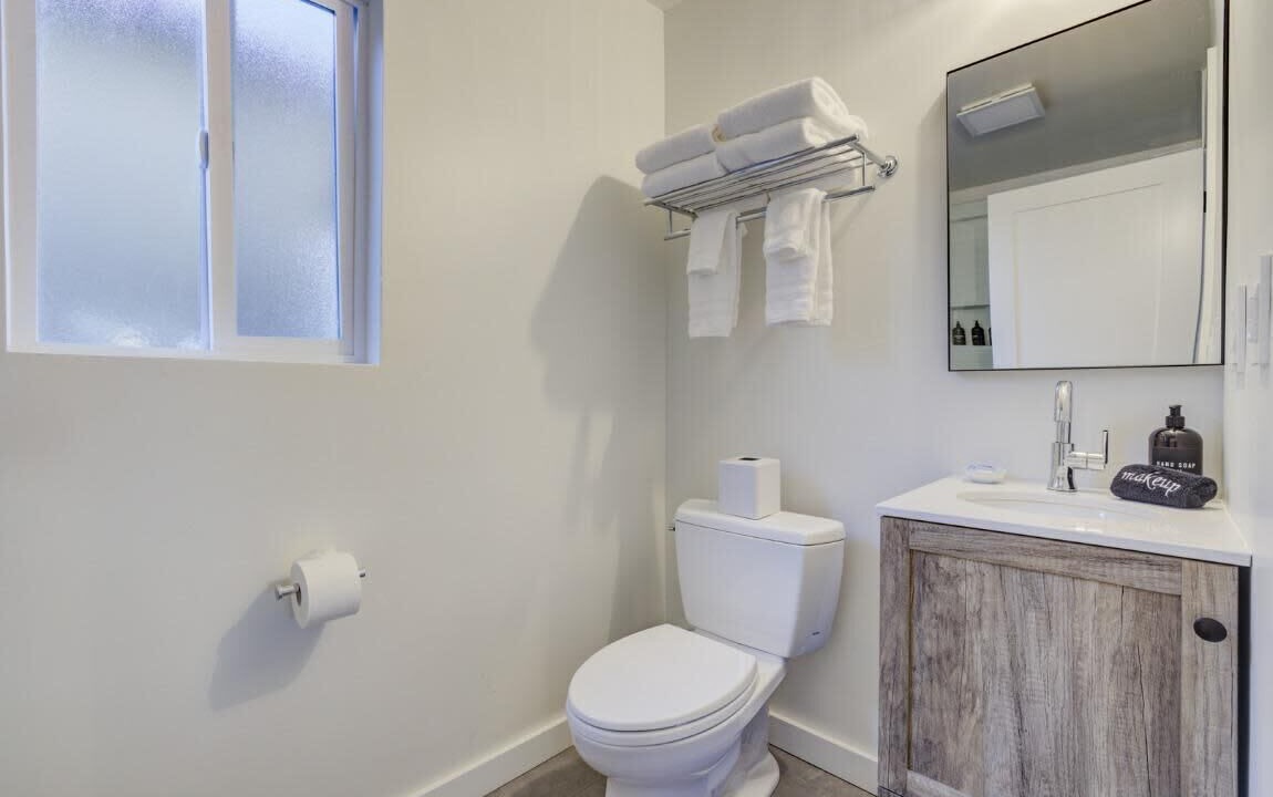 Photo of Bathroom in Lakeside Park
