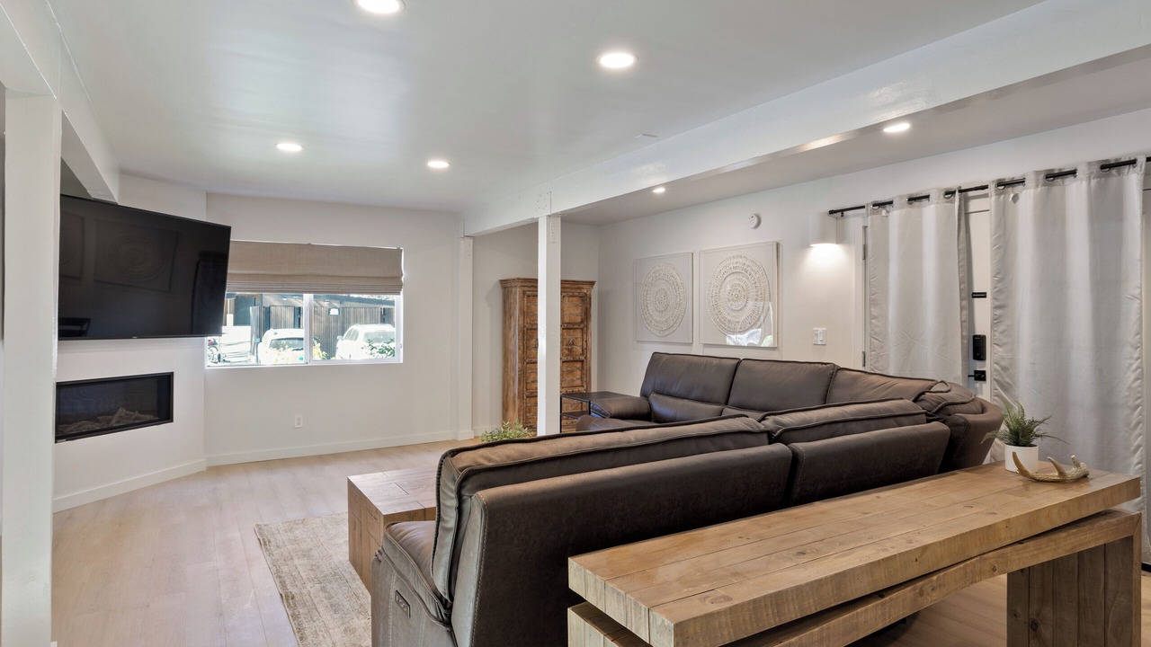 Photo of Livingroom in Lakeside Park