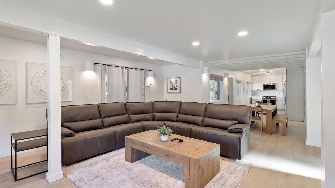Photo of Livingroom in Lakeside Park