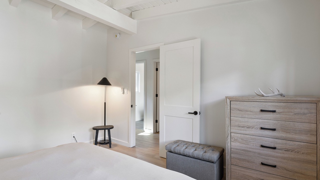 Photo of Bedroom in Lakeside Park
