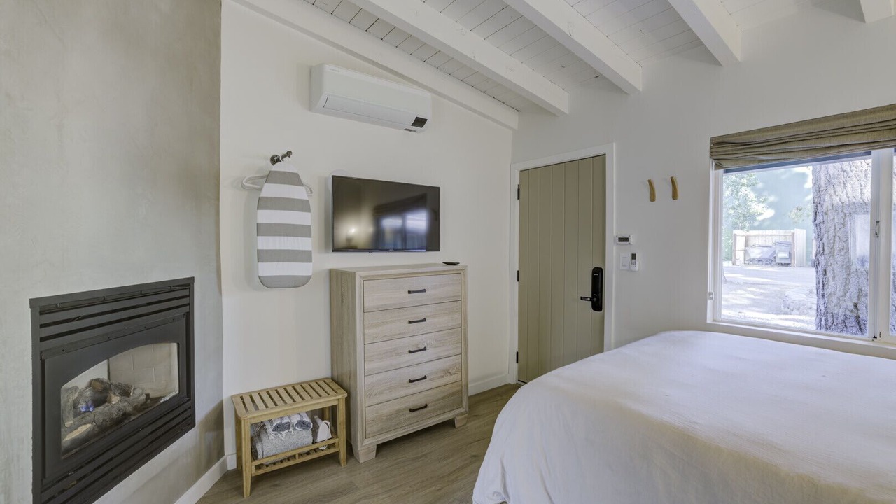 Photo of Bedroom in Lakeside Park