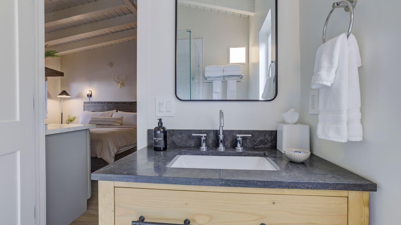 Photo of Bathroom in Lakeside Park