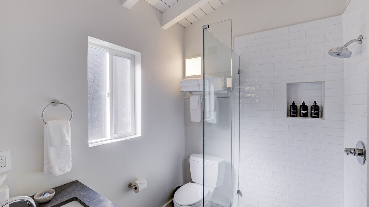Photo of Bathroom in Lakeside Park