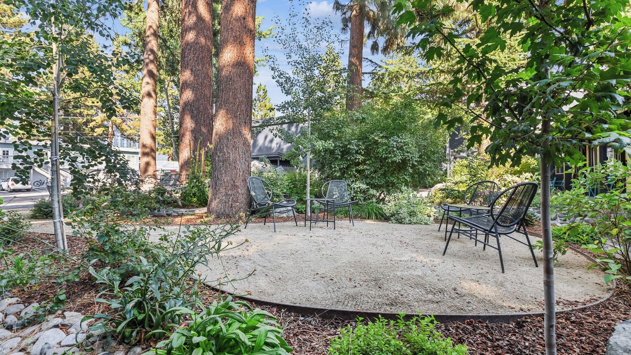 Photo of Patio Balcony in Lakeside Park