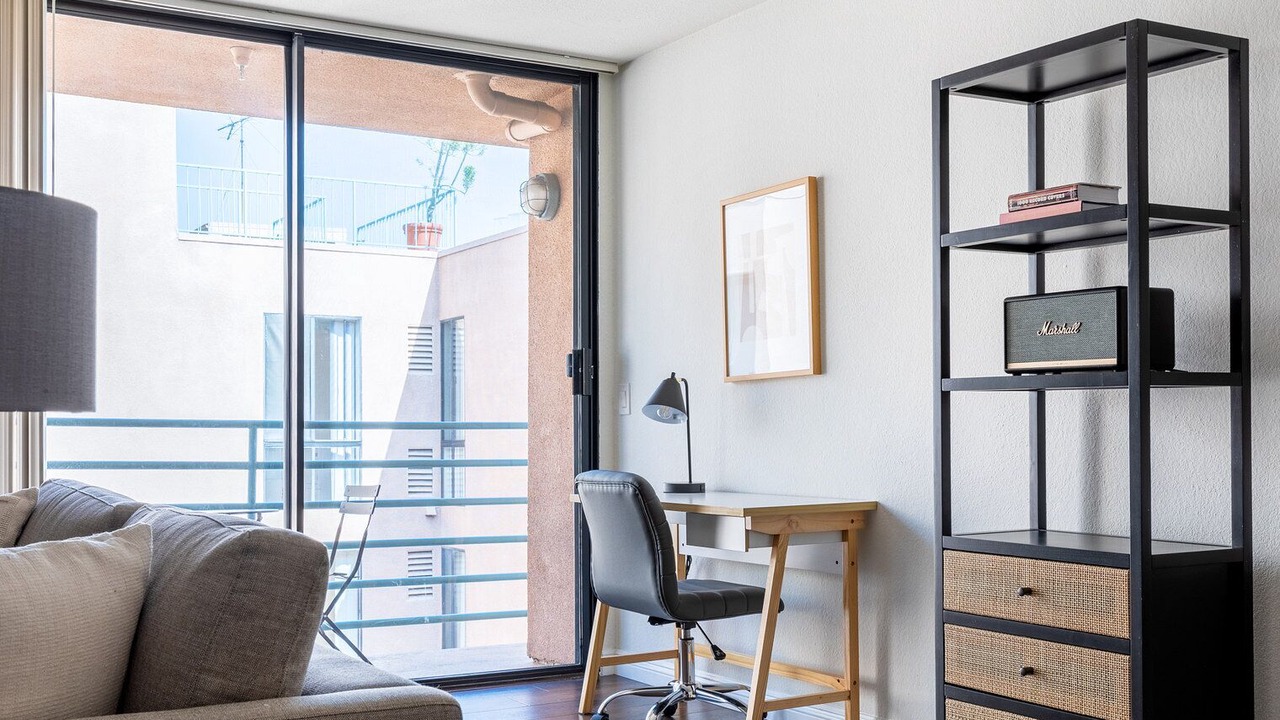 Photo of Livingroom in Hollywood Hills West