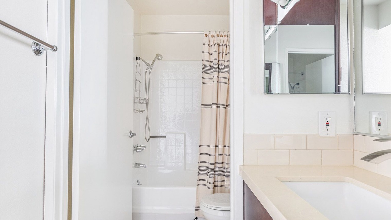 Photo of Bathroom in Hollywood Hills West