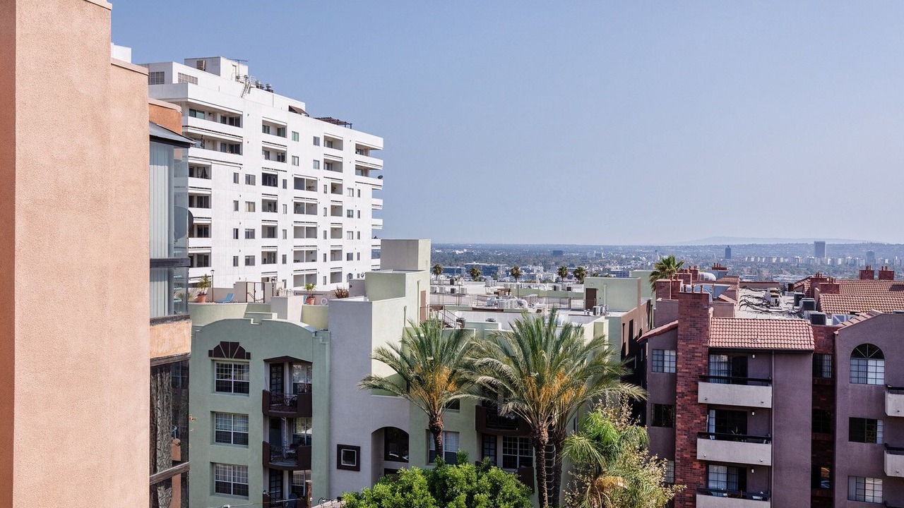 Photo of Outdoor in Hollywood Hills West