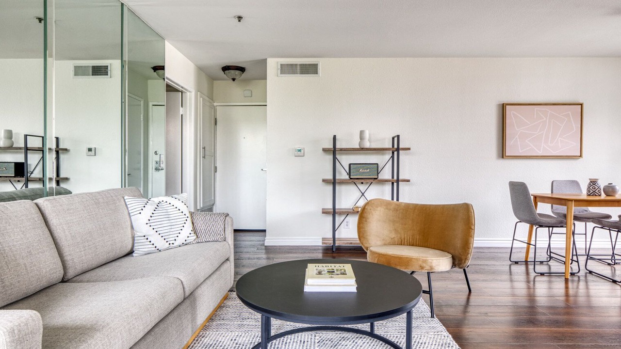 Photo of Livingroom in Hollywood Hills West