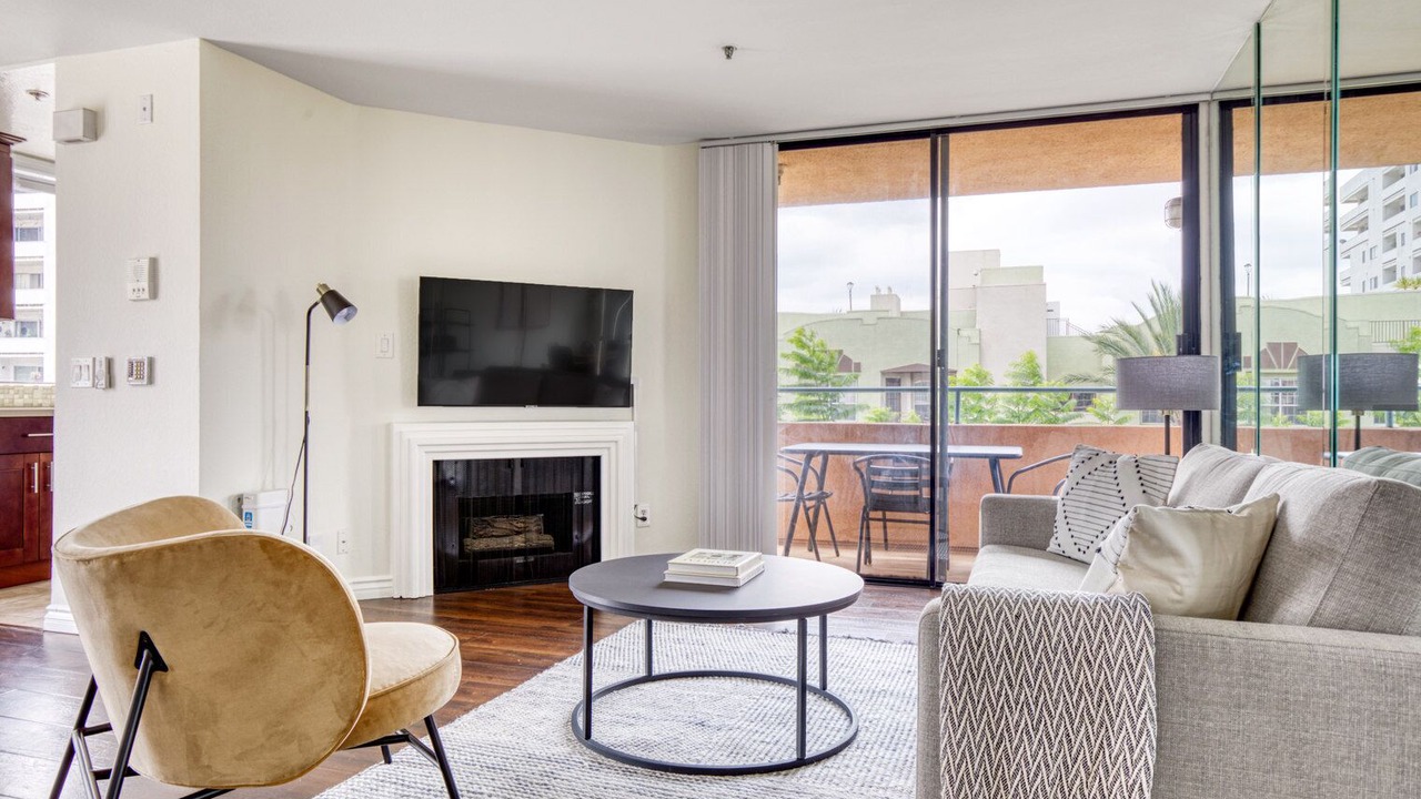 Photo of Livingroom in Hollywood Hills West