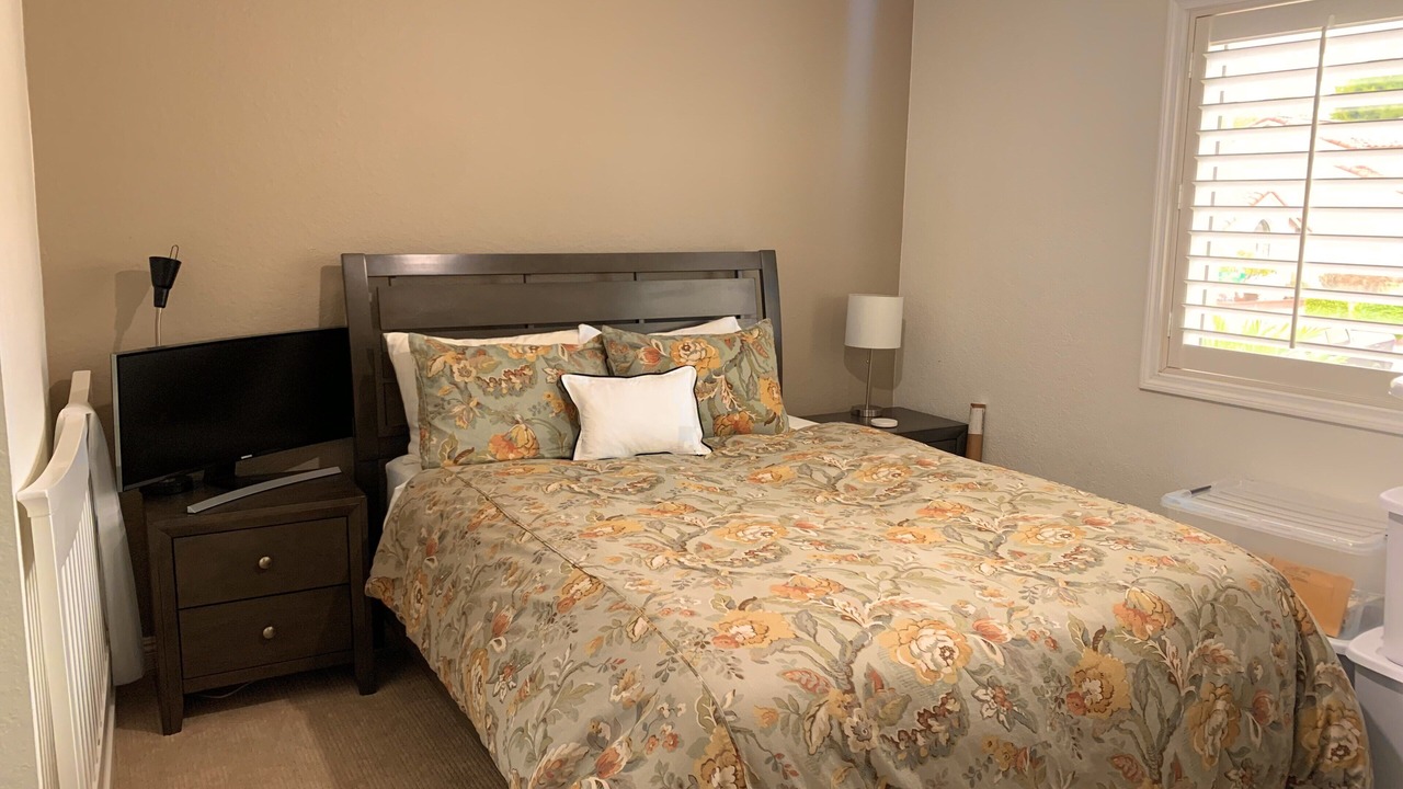 Photo of Bedroom in Lake Forest