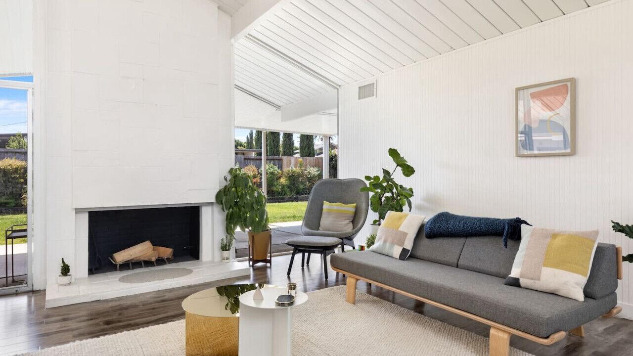 Photo of Livingroom in Orange