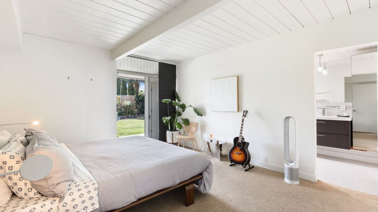 Photo of Bedroom in Orange