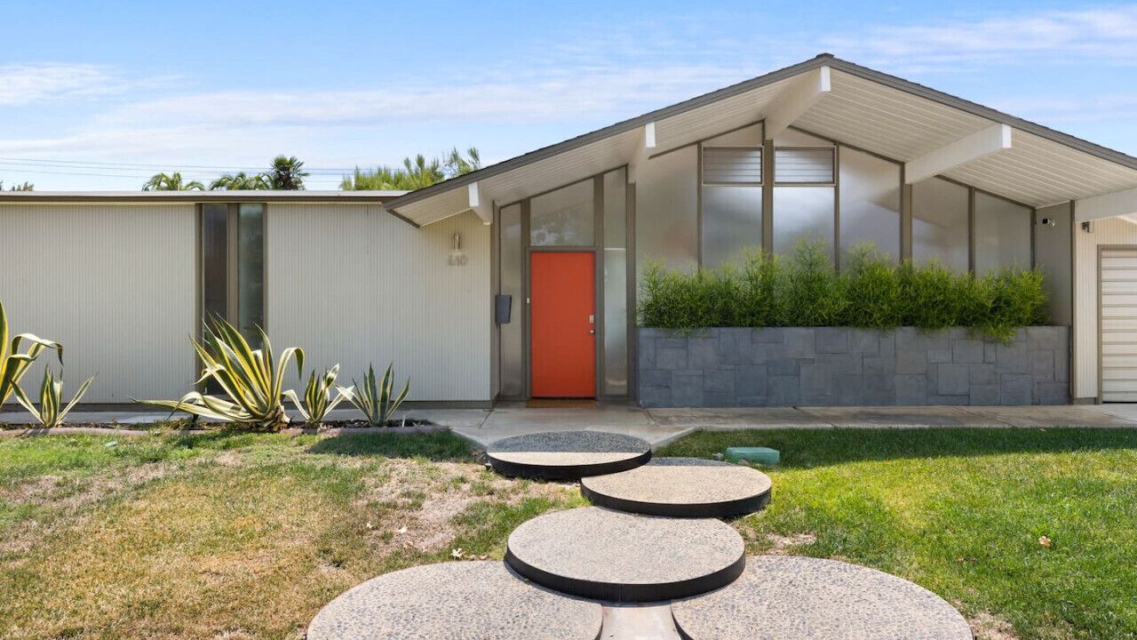 Photo of Outdoor in Orange