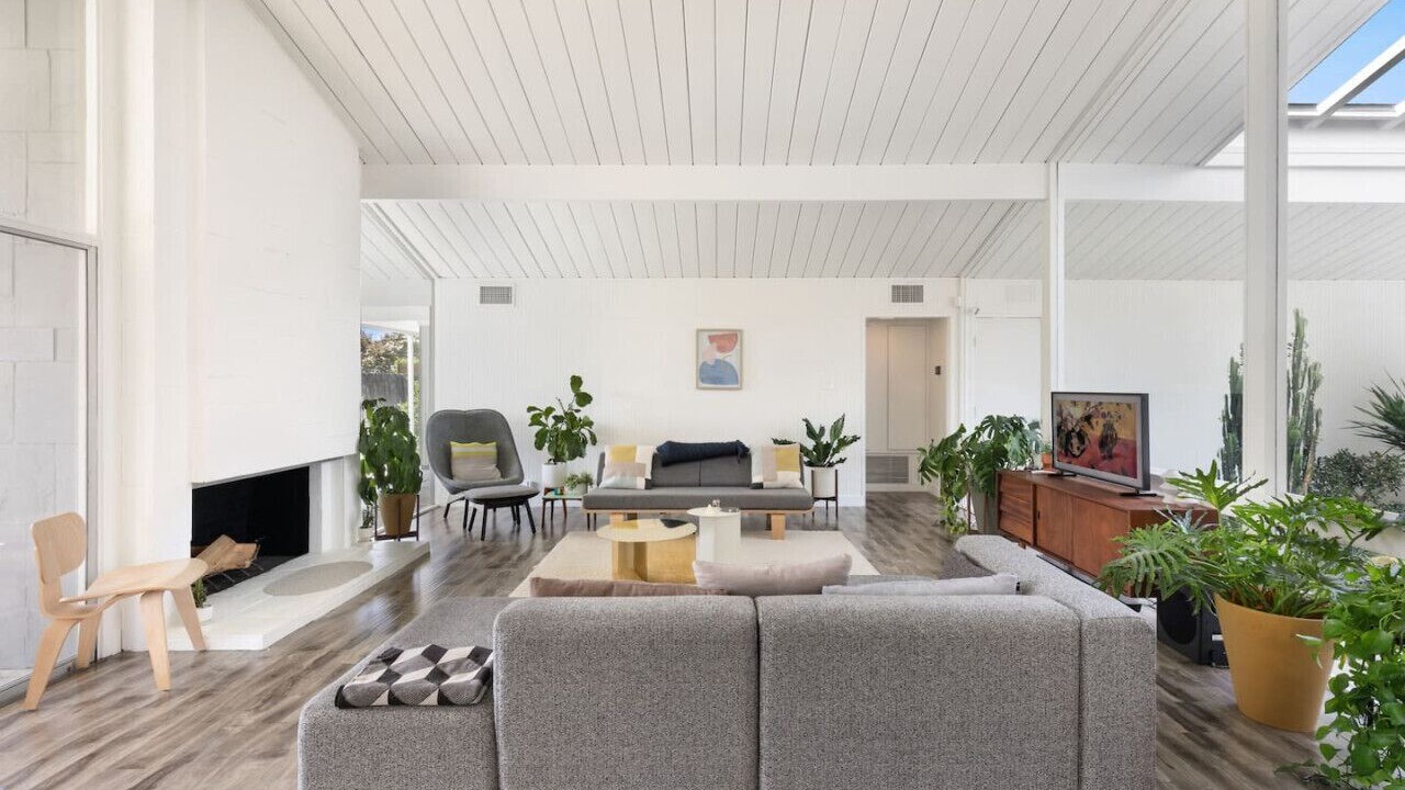 Photo of Livingroom in Orange