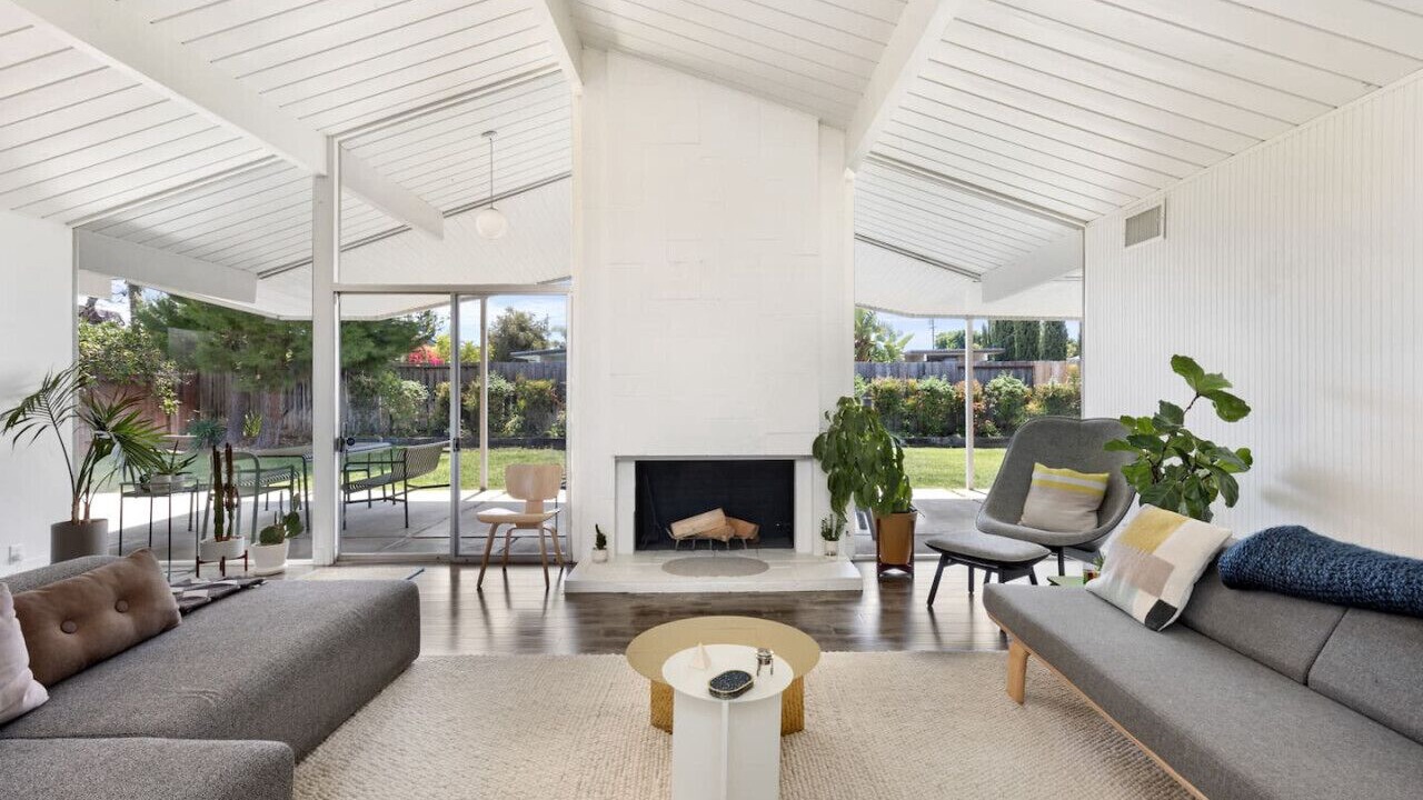 Photo of Livingroom in Orange