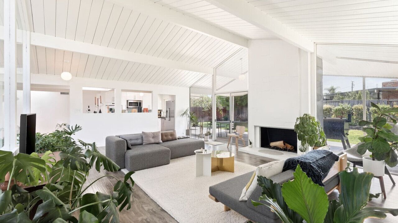 Photo of Livingroom in Orange