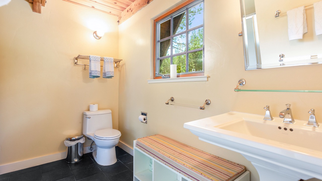 Photo of Bathroom in Serene Lakes