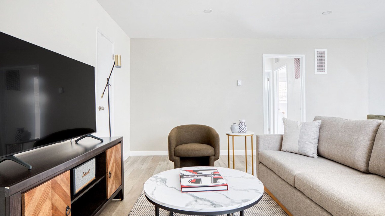 Photo of Livingroom in Valley Village