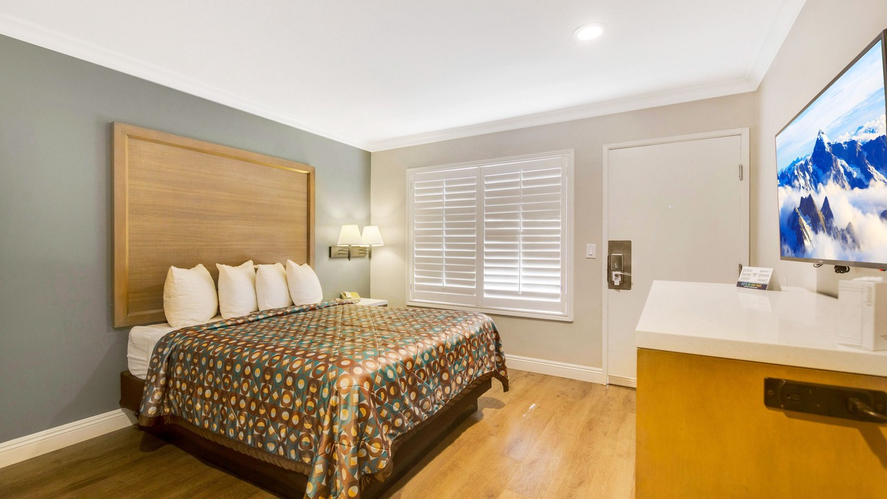 Photo of Bedroom in Anaheim Resort