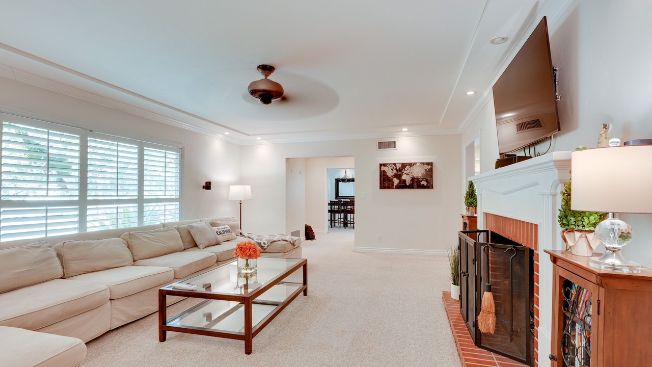 Photo of Livingroom in Bakersfield