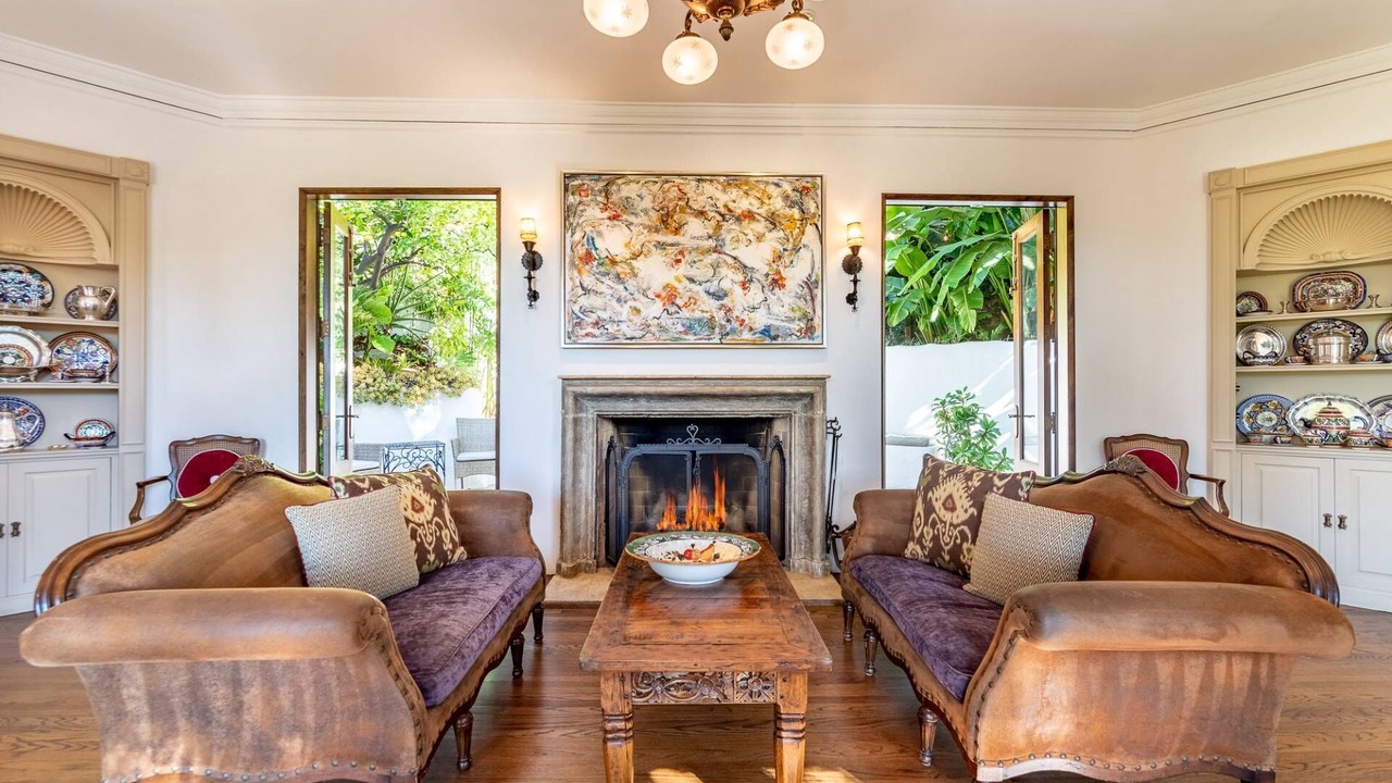 Photo of Livingroom in Hollywood Dell