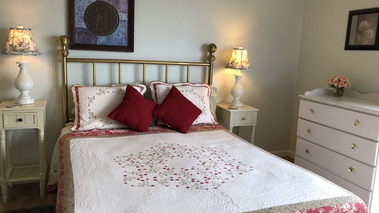 Photo of Bedroom in San Simeon