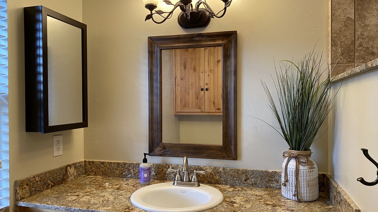 Photo of Bathroom in Mariposa