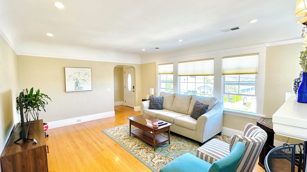Photo of Livingroom in San Bruno