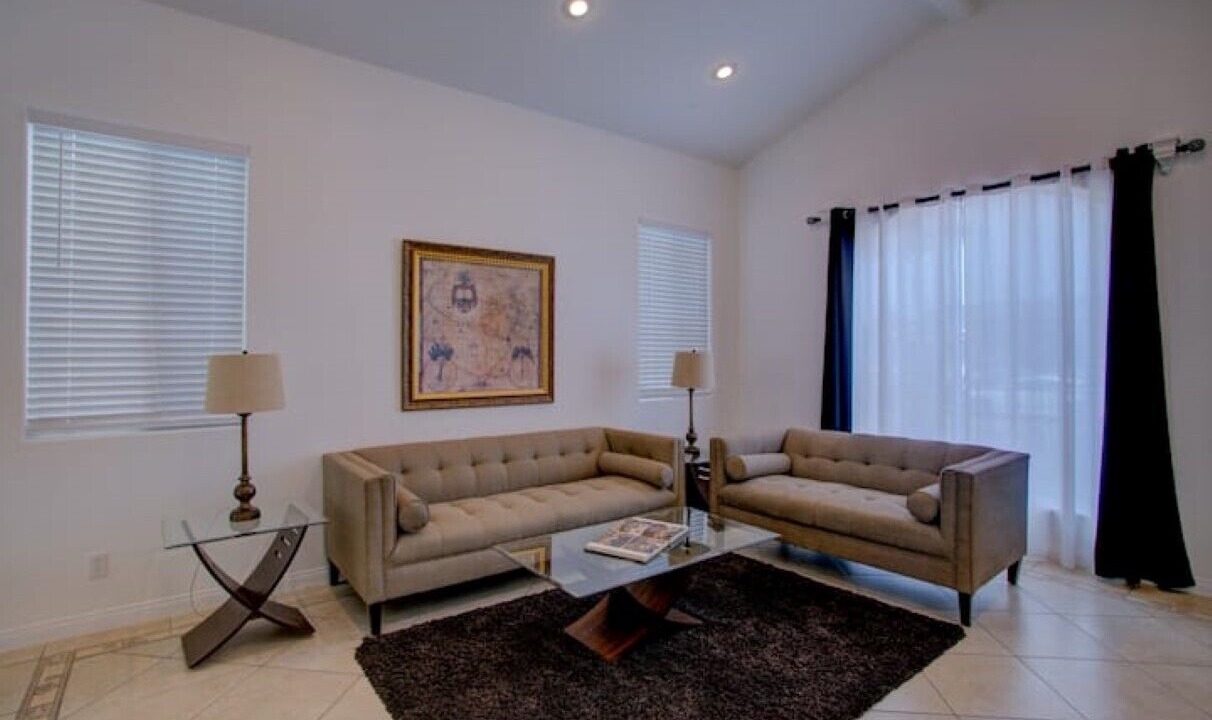 Photo of Livingroom in Hawthorne