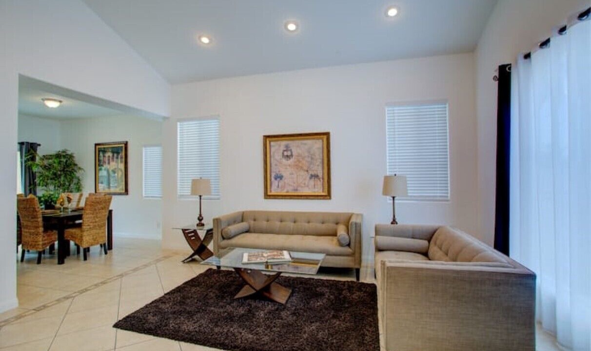 Photo of Livingroom in Hawthorne