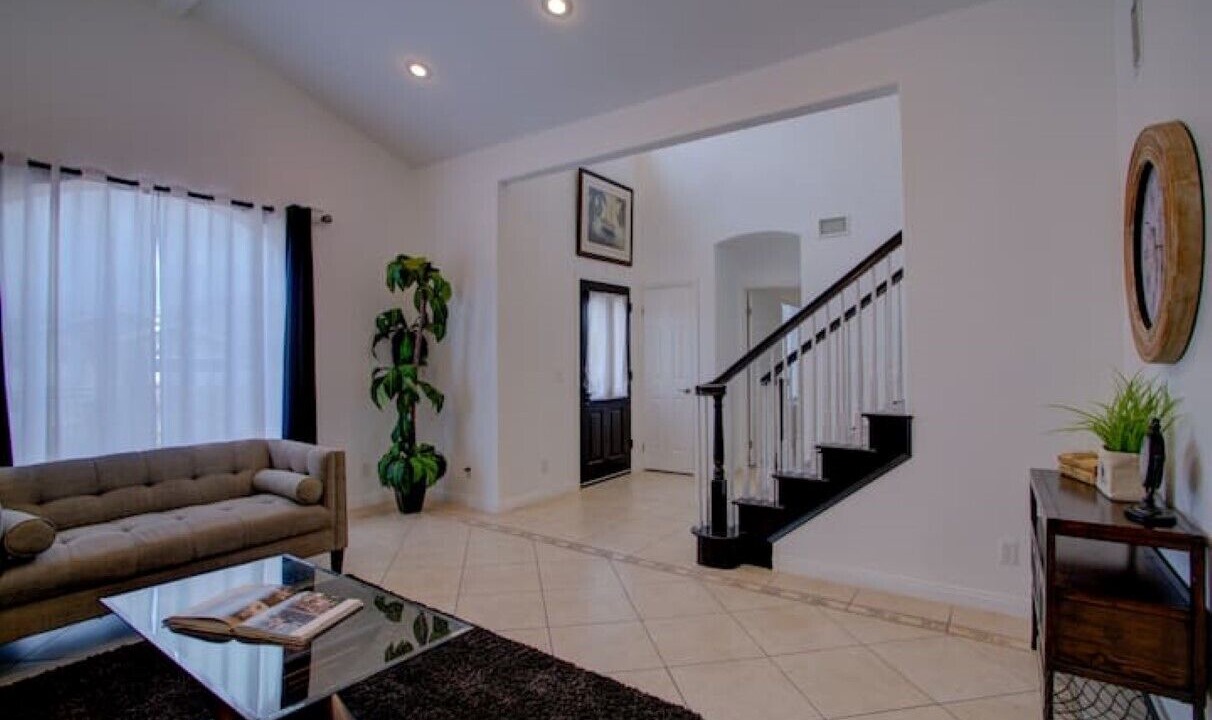 Photo of Livingroom in Hawthorne