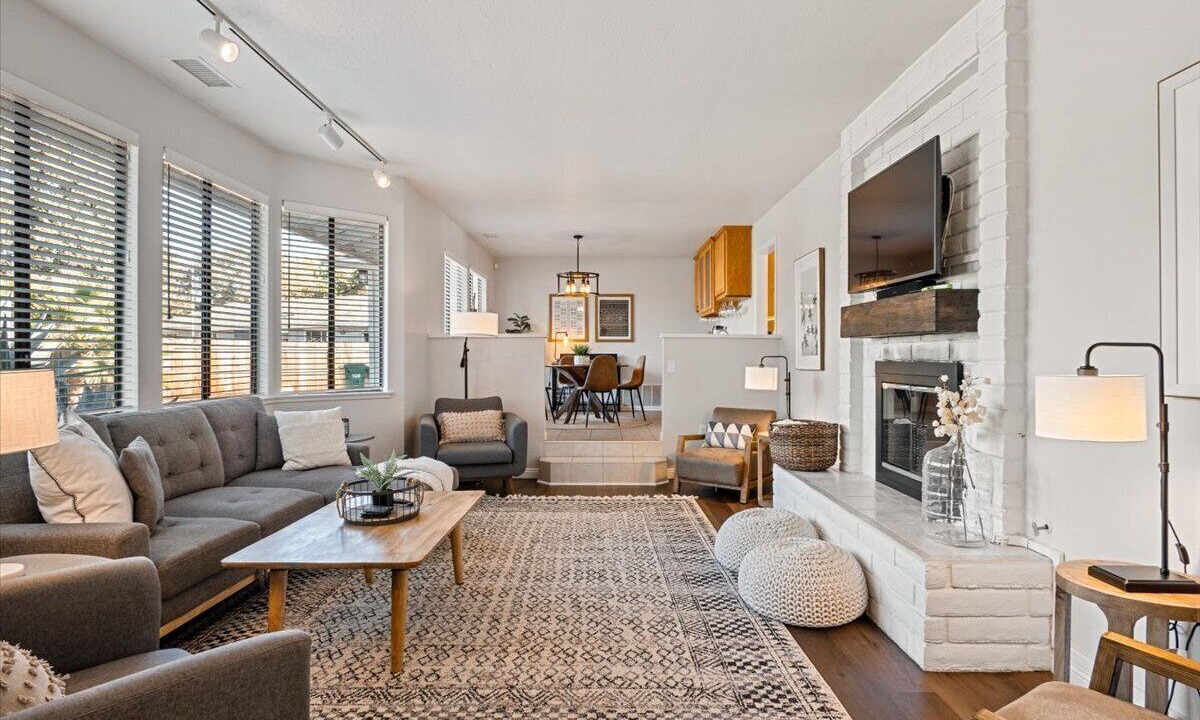 Photo of Livingroom in Los Alamos
