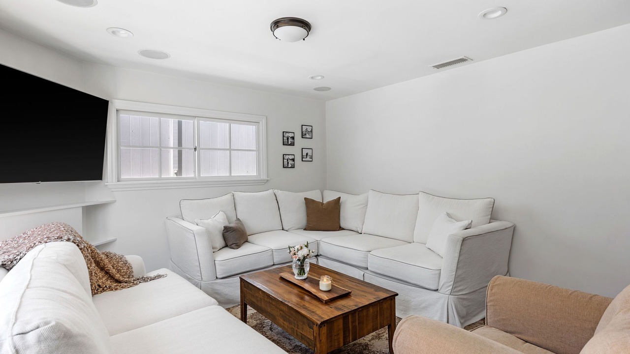 Photo of Livingroom in Tree Section